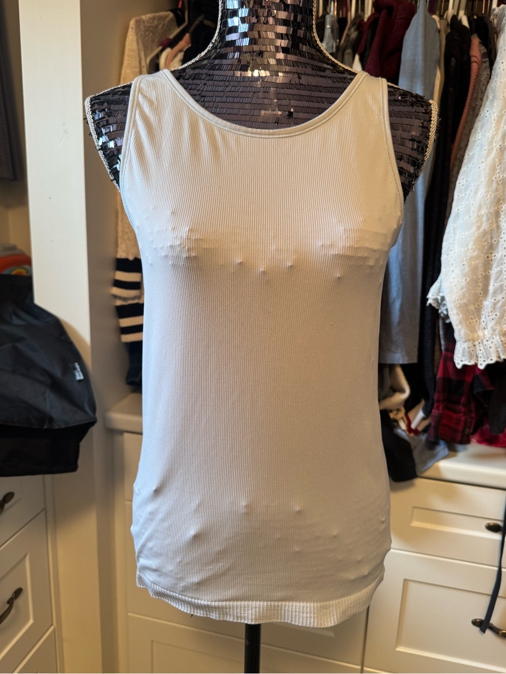 Lululemon hold tight scoop neck Women's Ribbed Sleeveless Tank Top - baby blue M